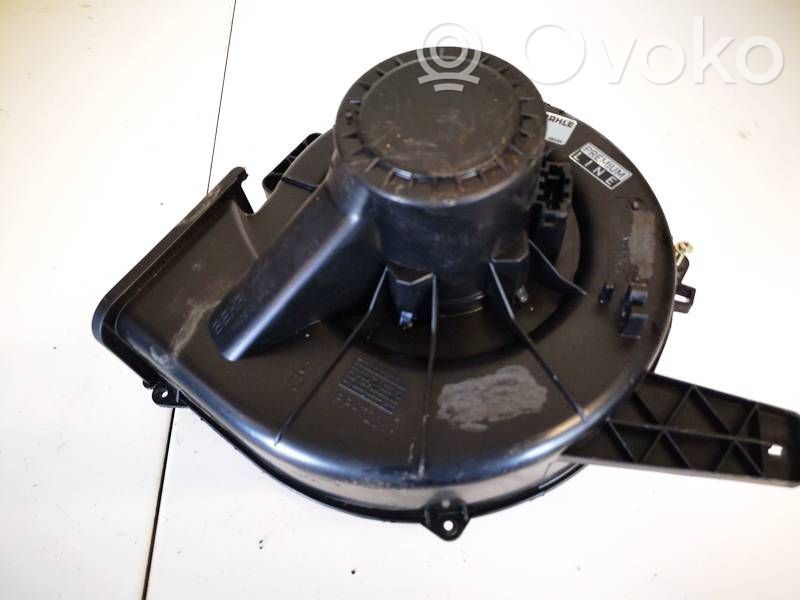 Skoda Roomster (5J) Lämmittimen puhallin 
