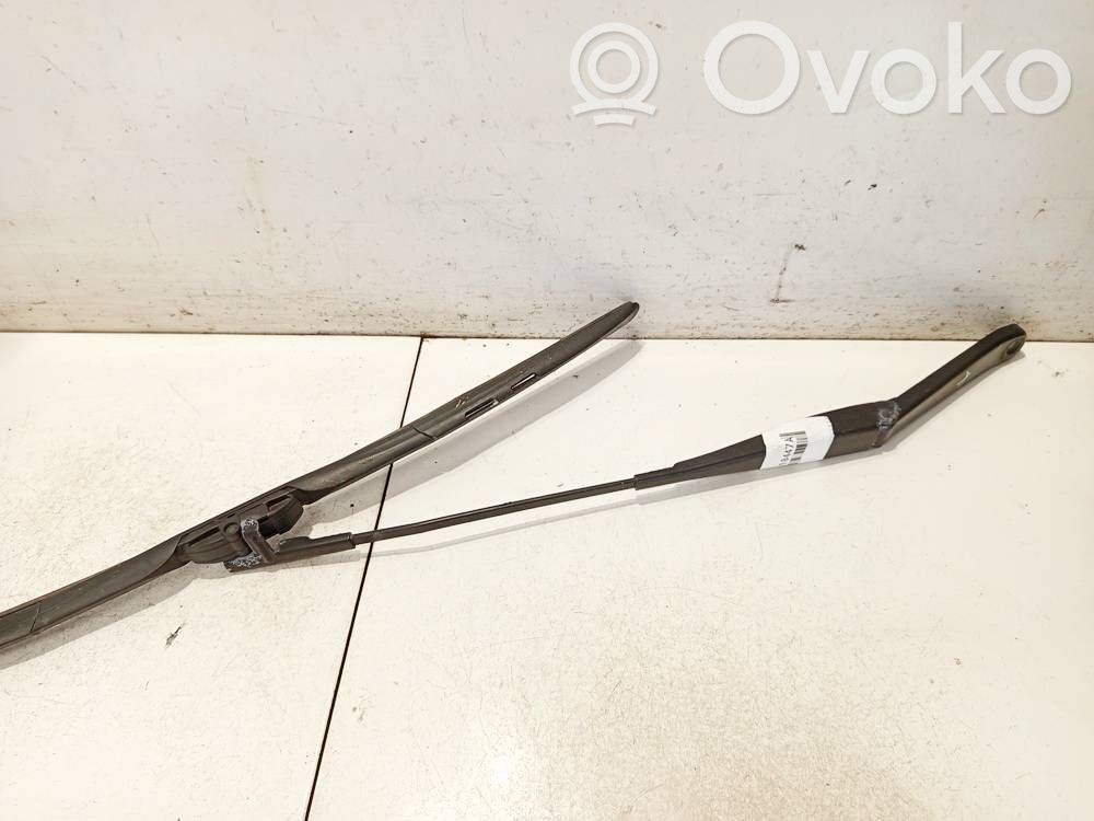 Ford Focus Etupyyhkimen sulan varsi 