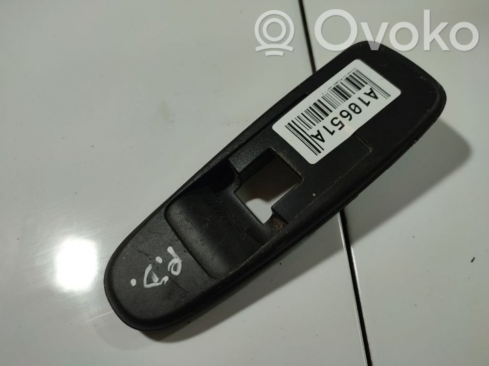 Citroen C4 I Picasso Moldura del interruptor de la ventana de la puerta delantera 