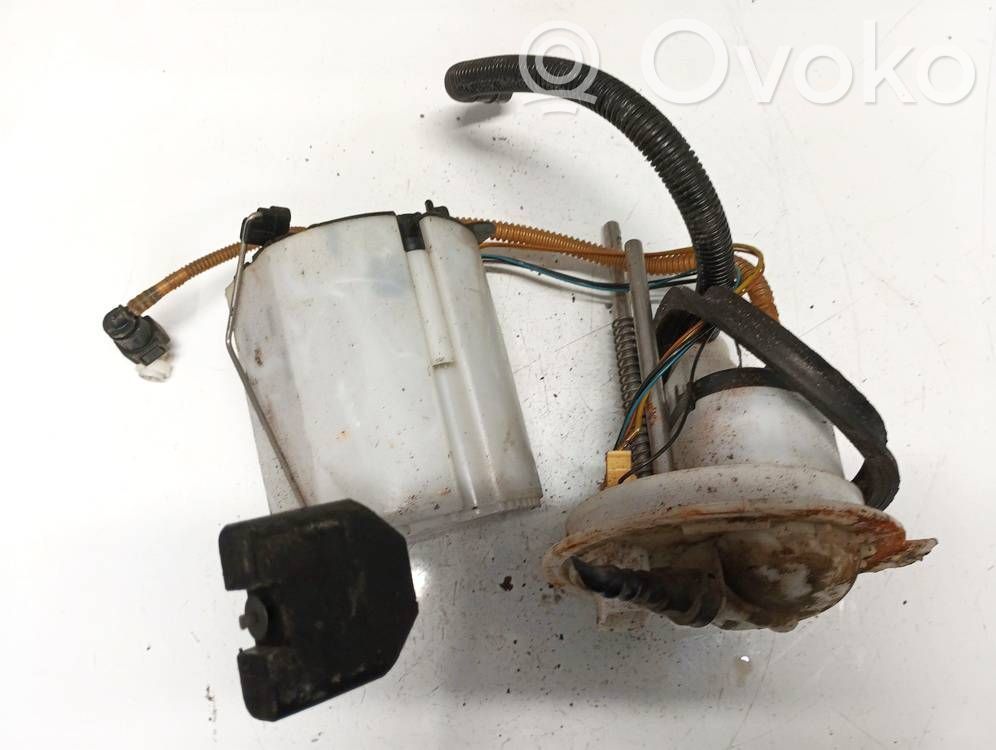 Volkswagen PASSAT B6 Pompe à carburant 