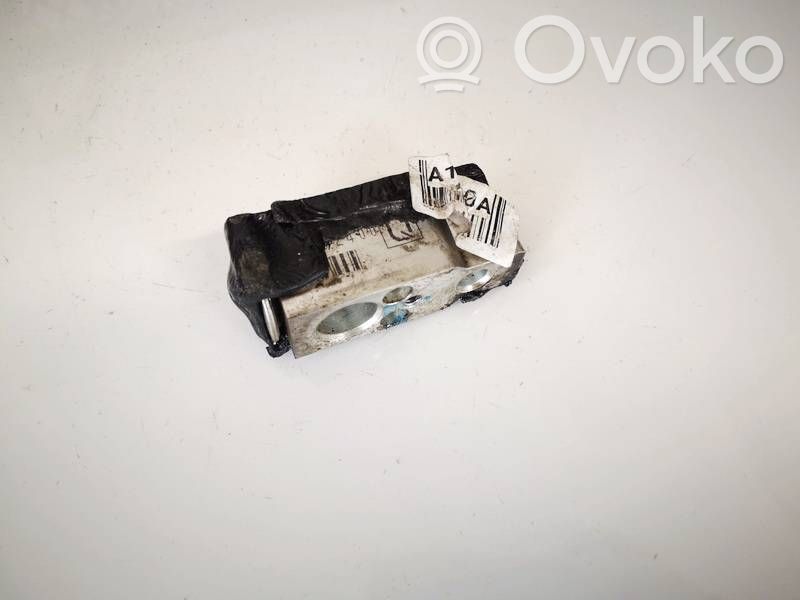 Subaru Outback Zawór rozprężny klimatyzacji A/C 