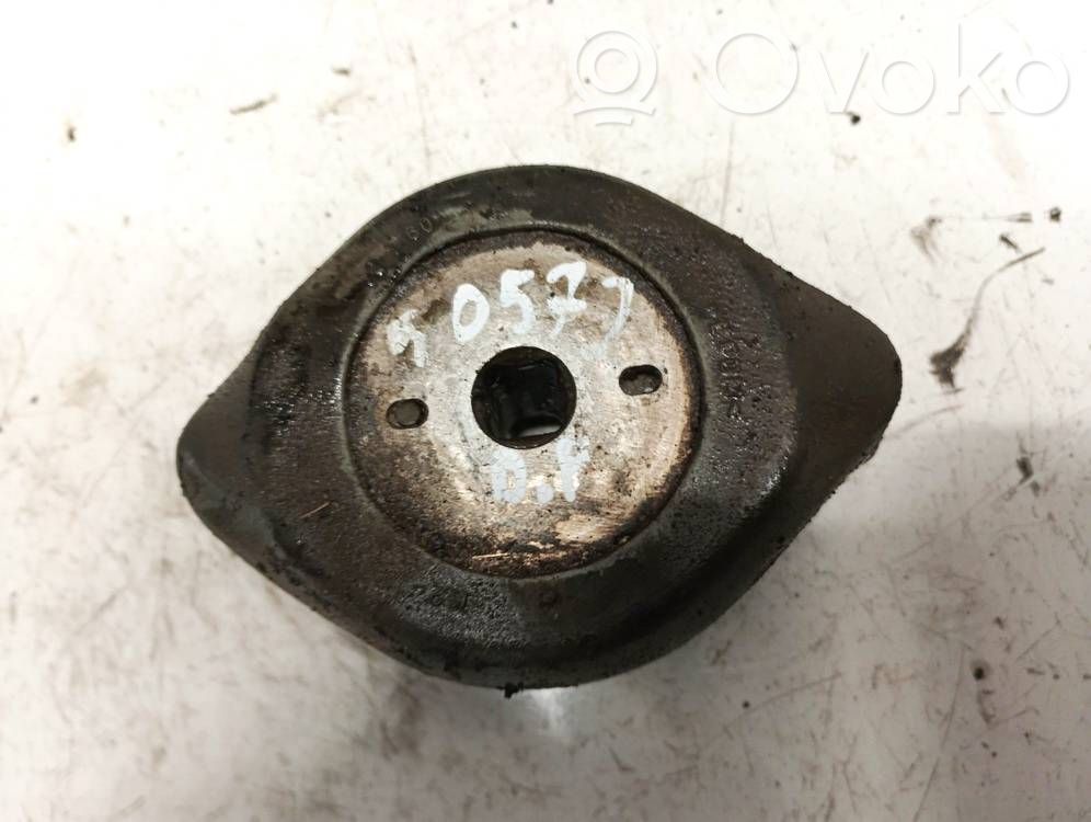 Engine mount bracket   8D0399151J,8D0399151J
