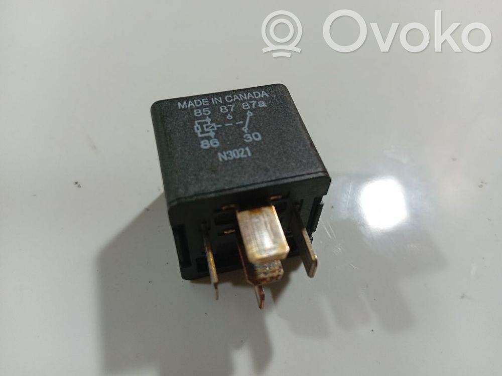 Audi 80 90 S2 B4 Muu rele 