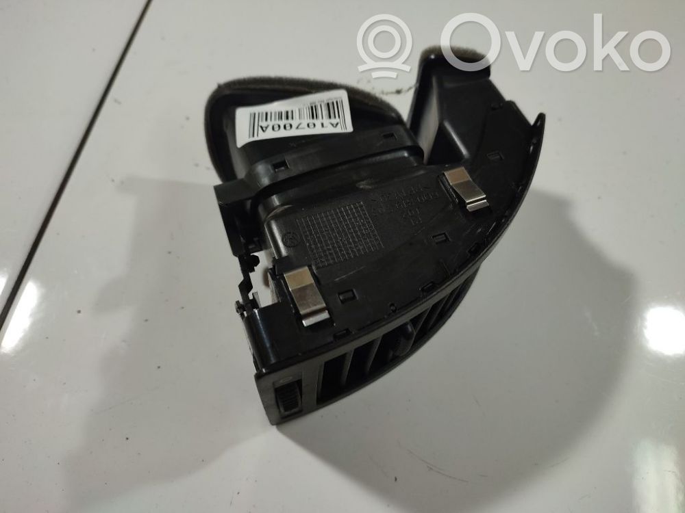 Volkswagen Polo IV 9N3 Grille d'aération centrale 