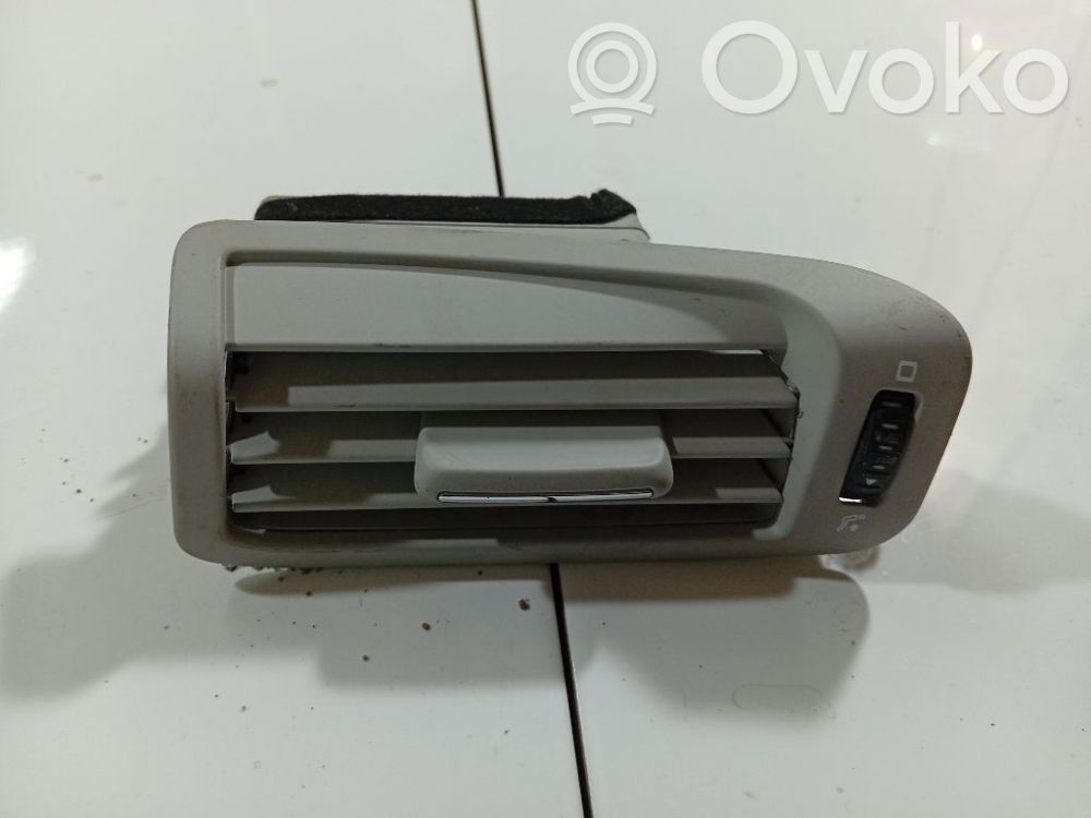 Skoda Superb B6 (3T) Griglia di ventilazione centrale cruscotto