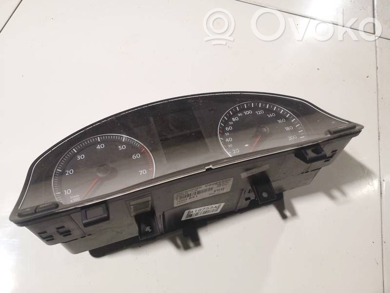 Volkswagen Golf V Nopeusmittari (mittaristo)