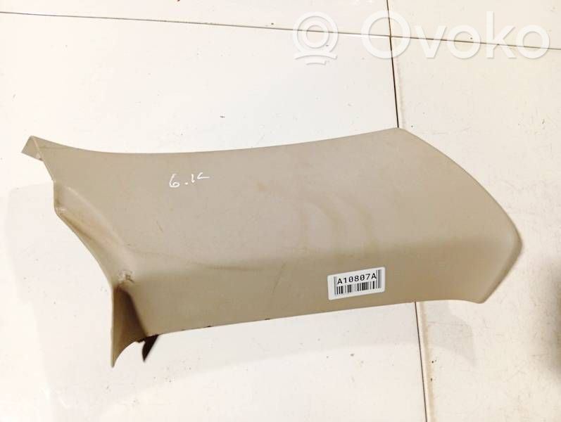 Subaru Legacy Moldura del pillar (D) (Inferior) 
