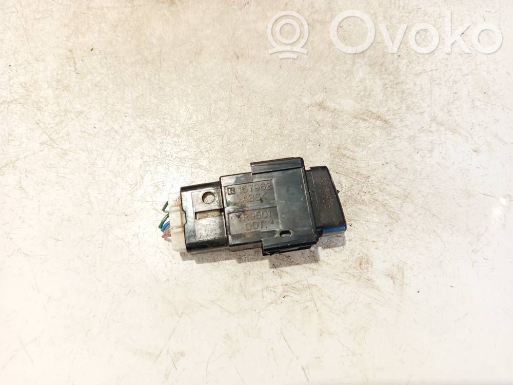 Toyota Hilux (AN10, AN20, AN30) Botón interruptor de luz de peligro 