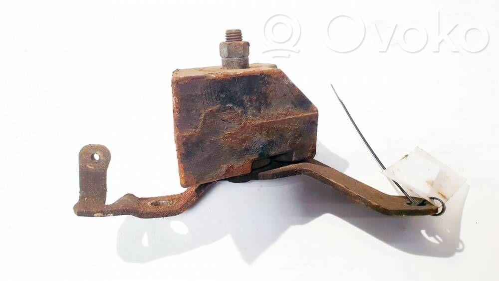Volvo S60 Engine mounting bracket 