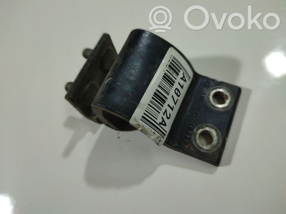 Tailgate/trunk/boot hinge   4A9827299D,4A9827299D,4A9827299D