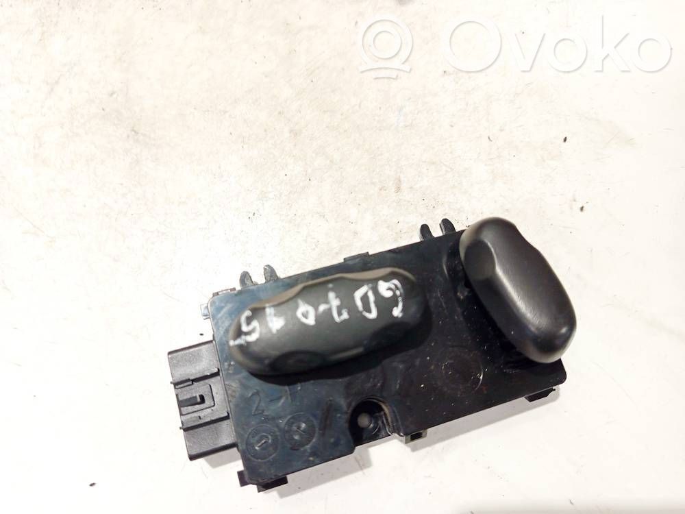 Toyota Avensis T270 Seat control switch 