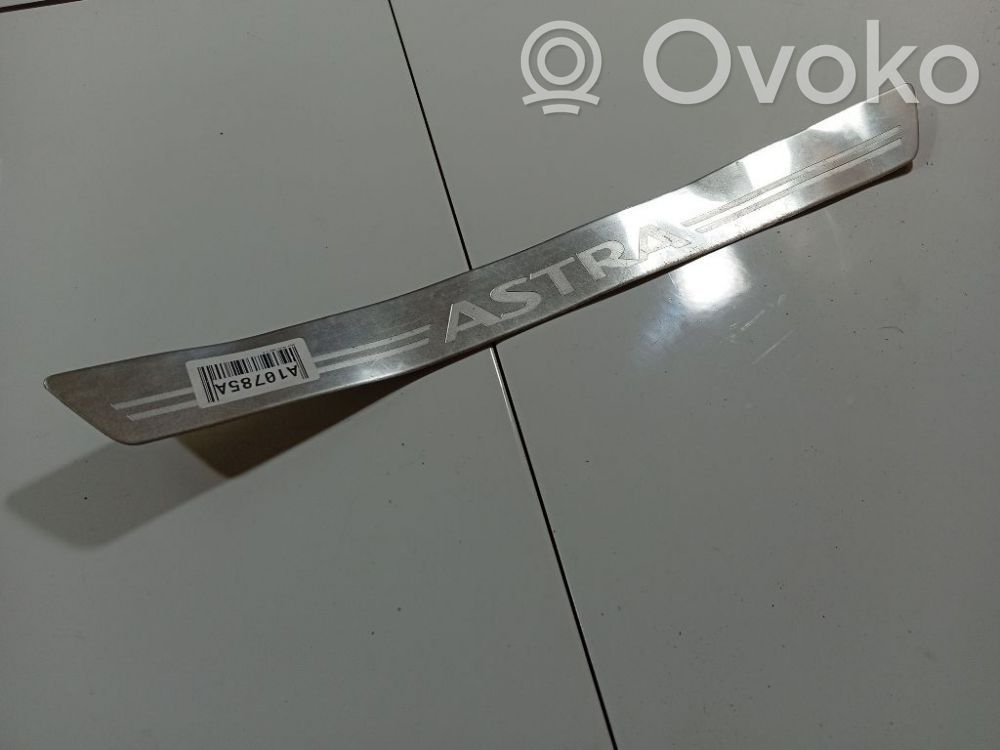 Opel Astra H Copertura del rivestimento del sottoporta anteriore 