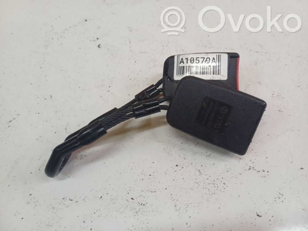 Volkswagen Golf IV Boucle de ceinture de sécurité arrière centrale