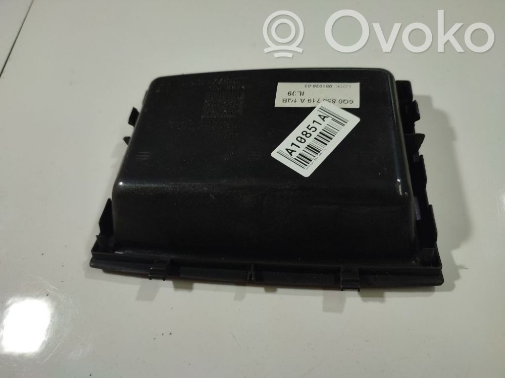Volkswagen Polo IV 9N3 Schowek deski rozdzielczej 