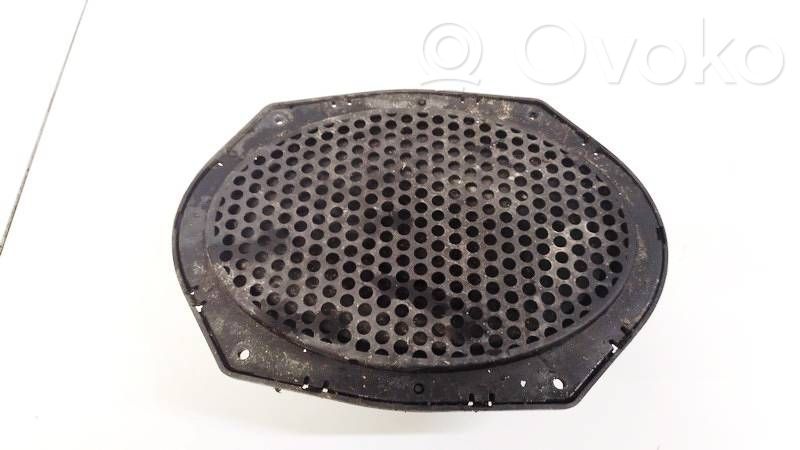 Ford Mondeo MK I Garsiakalbis (-iai) priekinėse duryse 