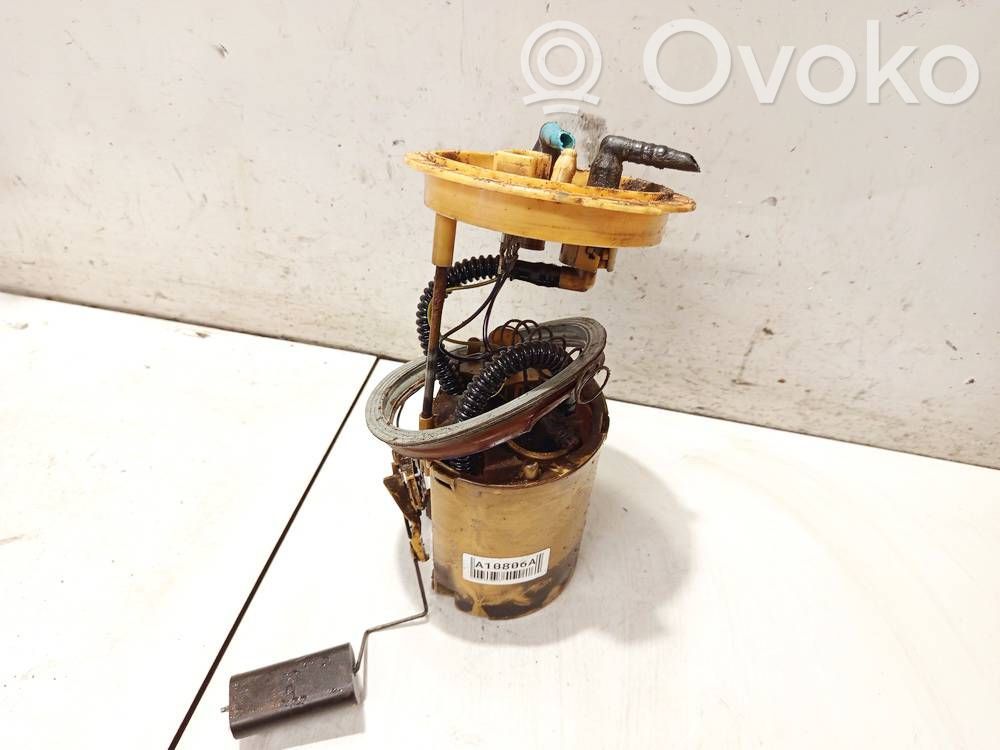 Volkswagen Golf V Bomba interna de combustible 