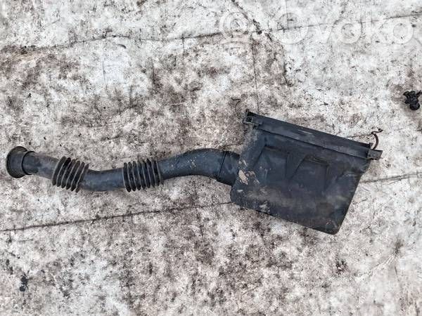 Toyota Yaris Obudowa filtra powietrza 