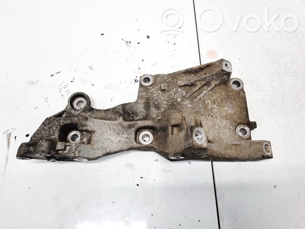 Skoda Praktik (5J8) Soporte de montaje del motor (Usadas) 