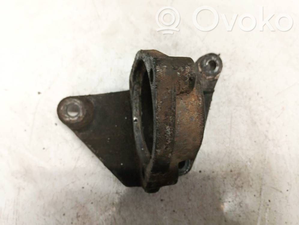 Engine mounting bracket   GMW5M,GMW5M