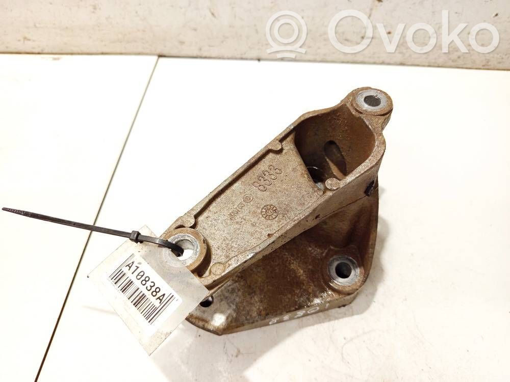 Engine mounting bracket   X00765B,8333,8333,X00765B