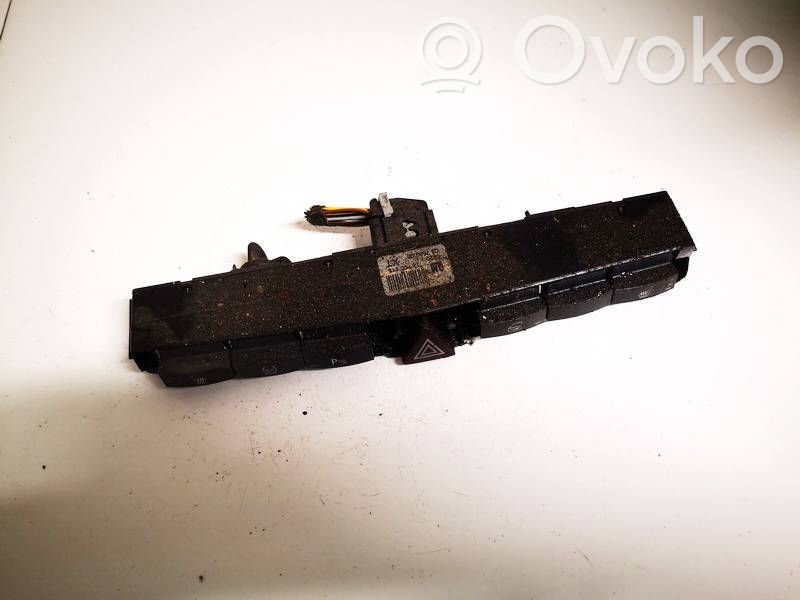 Botón interruptor de luz de peligro   13100115,13100115