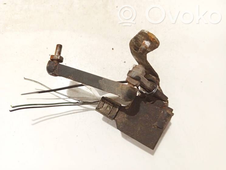 Etukorkeusanturin vipu   1093698,181102,1093698,181102