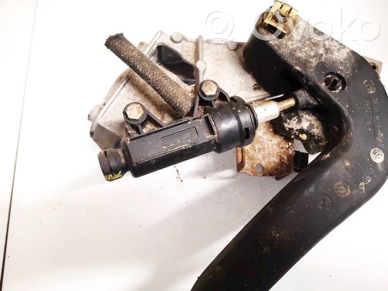 BMW 3 E46 Cilindro maestro de embrague 