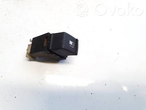 Volkswagen PASSAT B5.5 Interruttore apertura sportello carburante