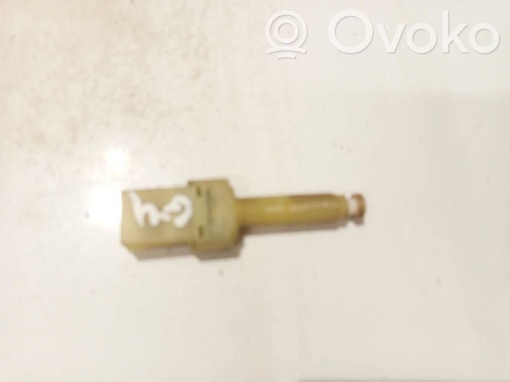 Volkswagen PASSAT B4 Interruttore del pedale del freno