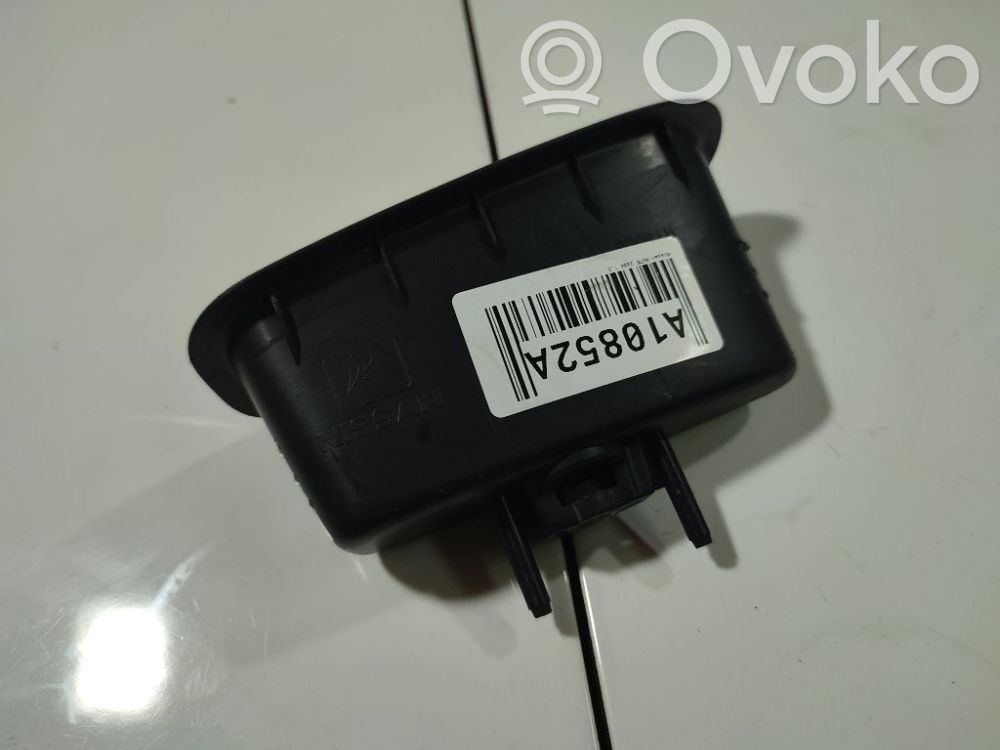 Nissan Note (E11) Cutie mănuși