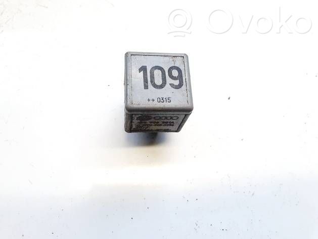 Volkswagen Polo IV 9N3 Autres relais