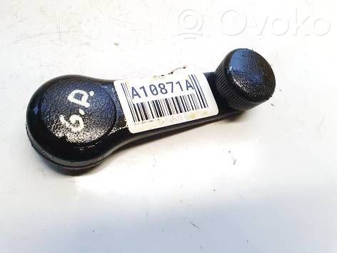 KIA Ceed Asa de la ventanilla de la puerta delantera 