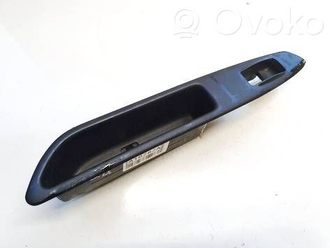Subaru Forester SG Rivestimento pulsantiera finestrino della portiera anteriore 