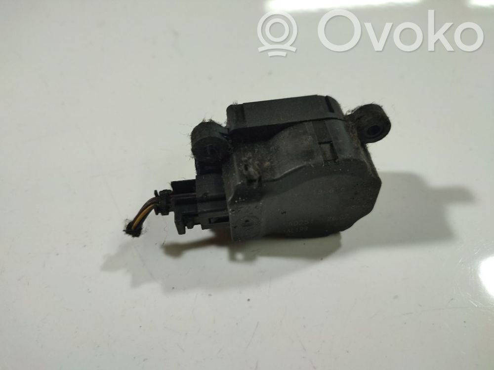 Stellmotor Heizung Klima   3M5H19E616AB,3M5H19E616AB,3M5H19E616AB,EAD251
