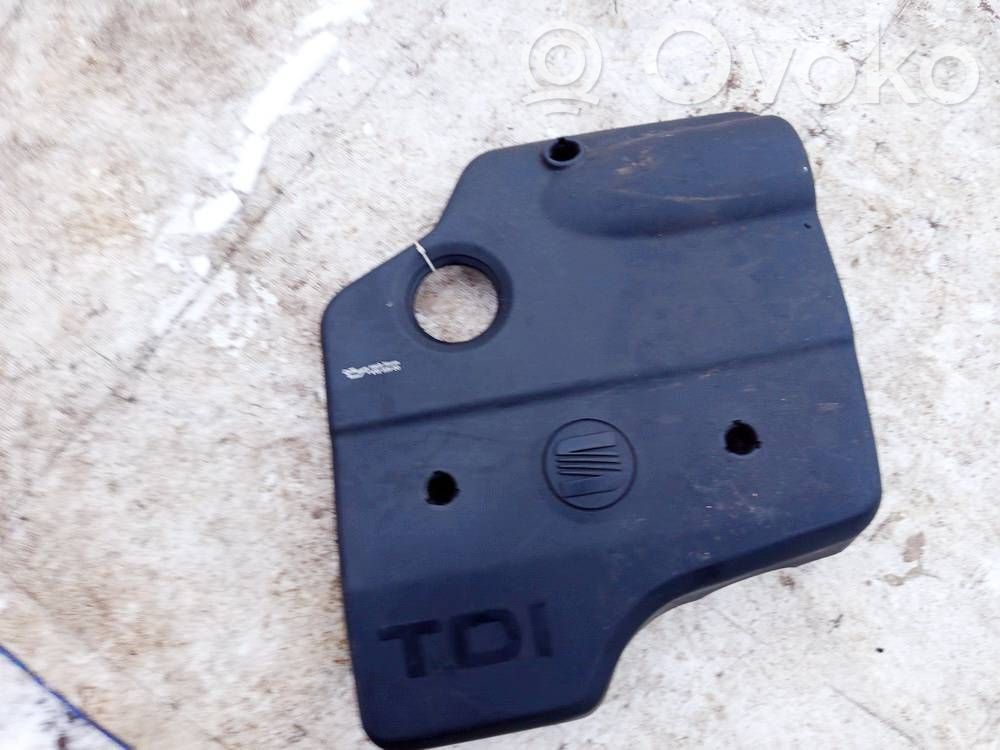 Volkswagen Golf IV Engine cover (trim) 