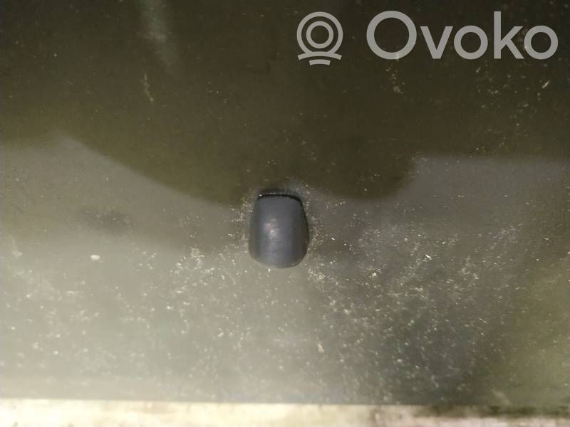 Windshield washer spray nozzle