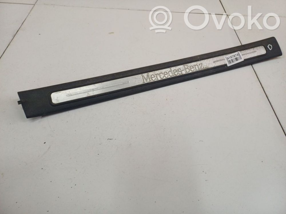 Mercedes-Benz B W245 Garniture marche-pieds avant 