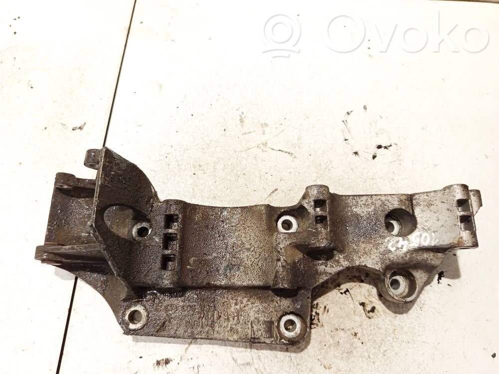 Volkswagen Golf IV Suport motor 