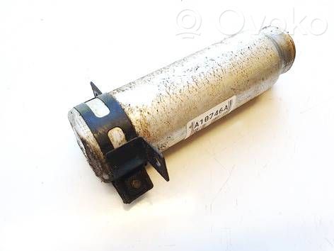 Ilmastointilaitteen ilmankuivain (A/C)