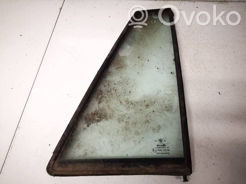 Ventanilla de ventilación de la puerta trasera   AS2,AS2