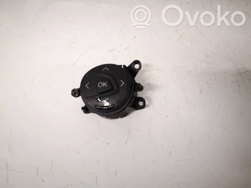 Ford Focus Pulsanti/interruttori sul volante 