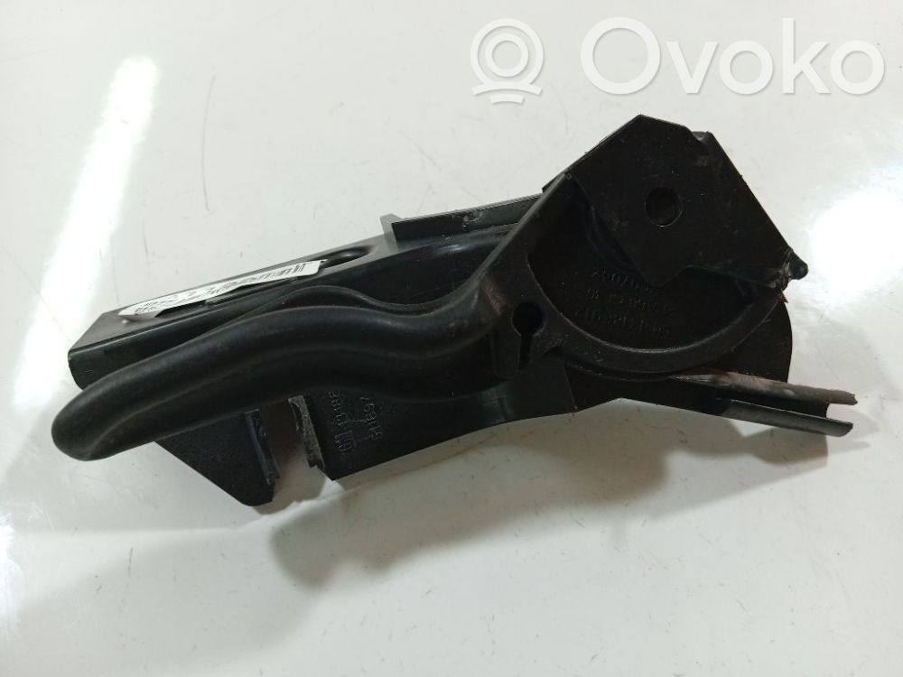 Opel Corsa D Konepellin lukituksen vapautuskahva