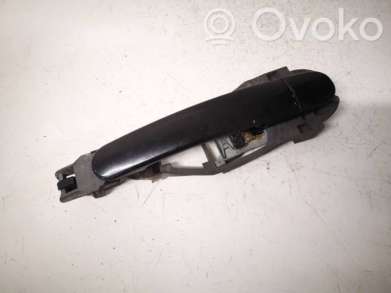 Volkswagen PASSAT B5 Poignée extérieure de porte avant 