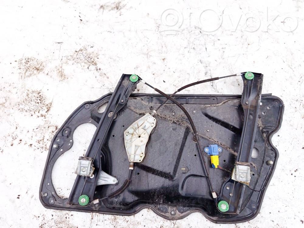 Volkswagen PASSAT B6 Alzacristalli del portellone scorrevole con motorino