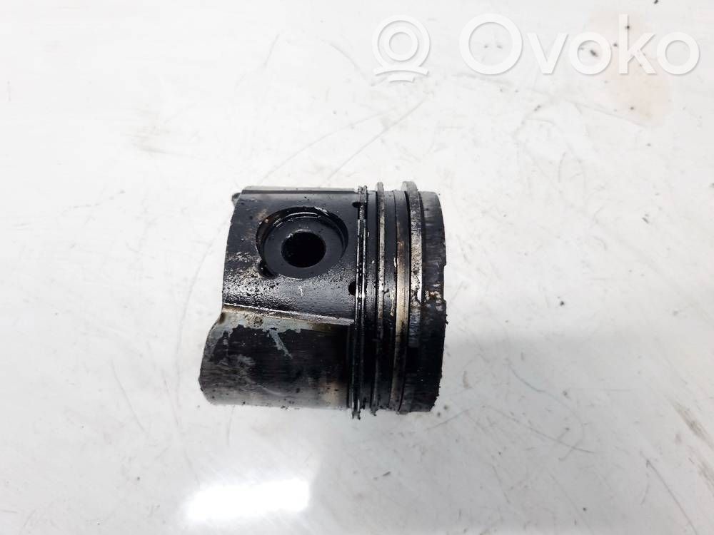 Piston