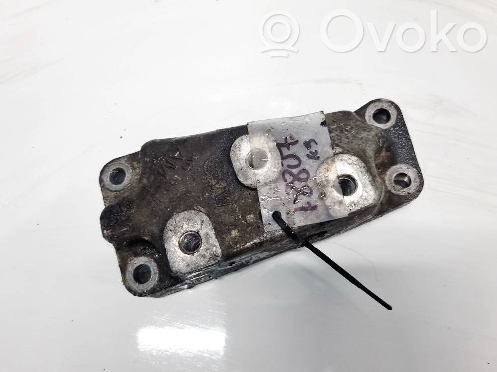 Volkswagen PASSAT B6 Supporto di montaggio del motore (usato)