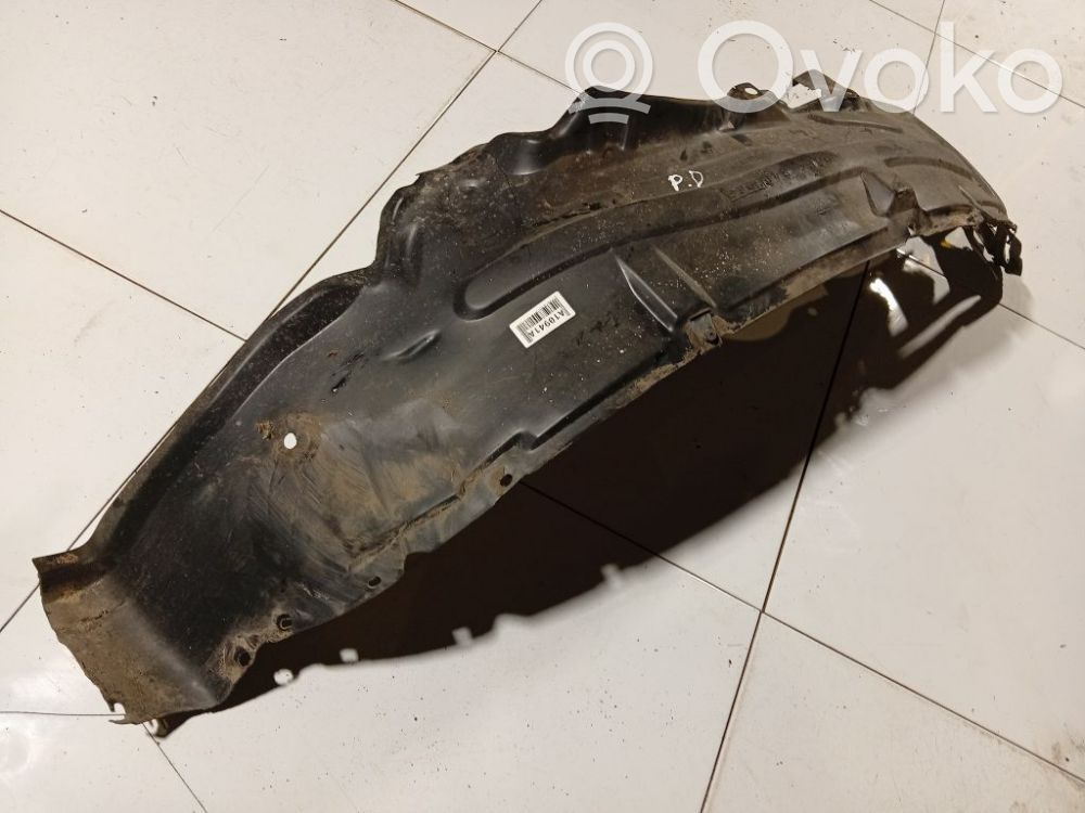 Nissan Almera Tino Nadkole przednie 