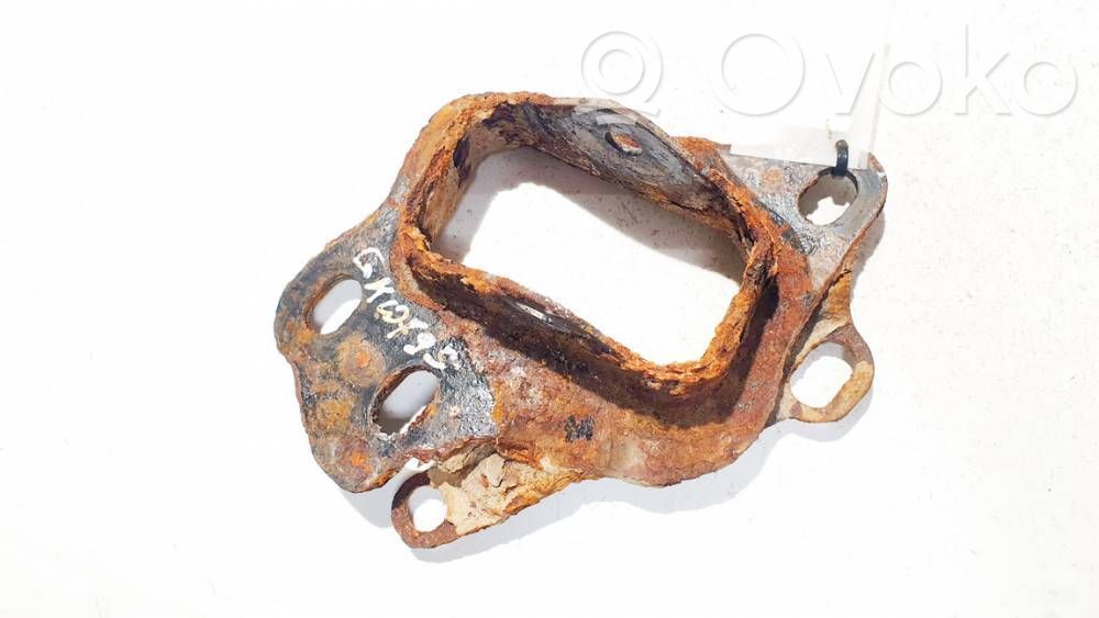 Bracket in trunk/boot