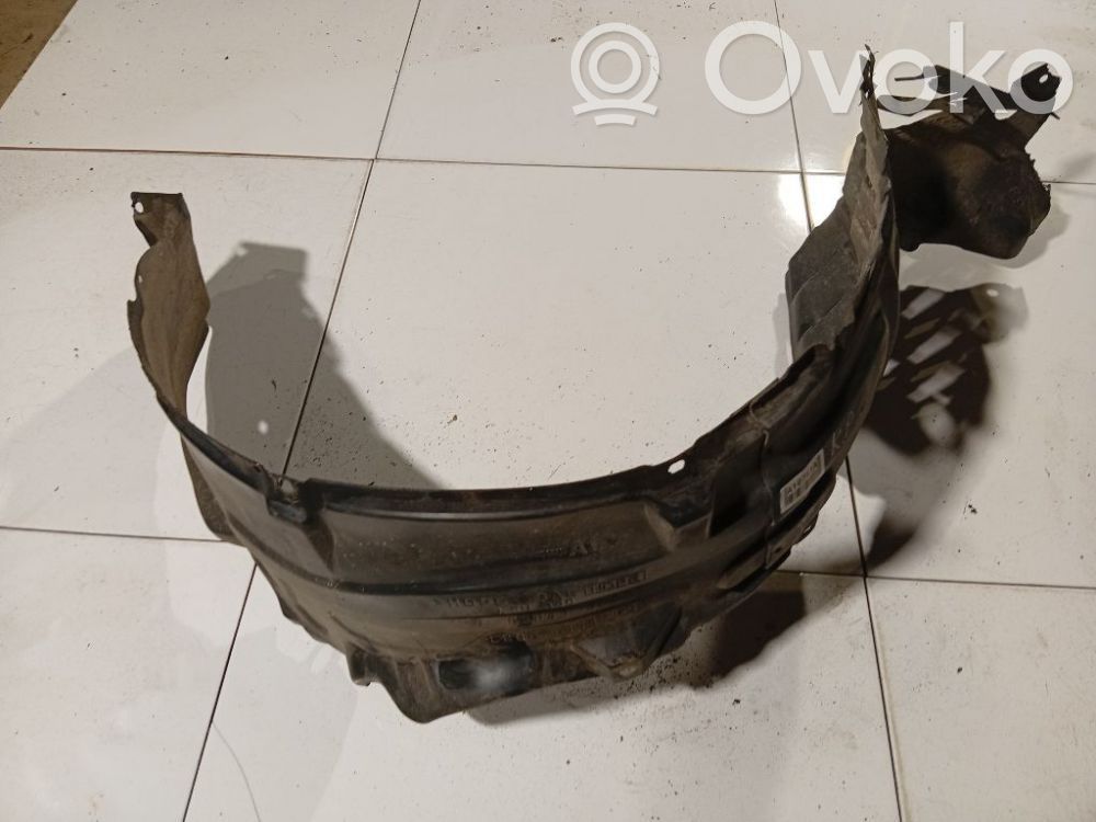 Nissan Almera Tino Nadkole przednie 