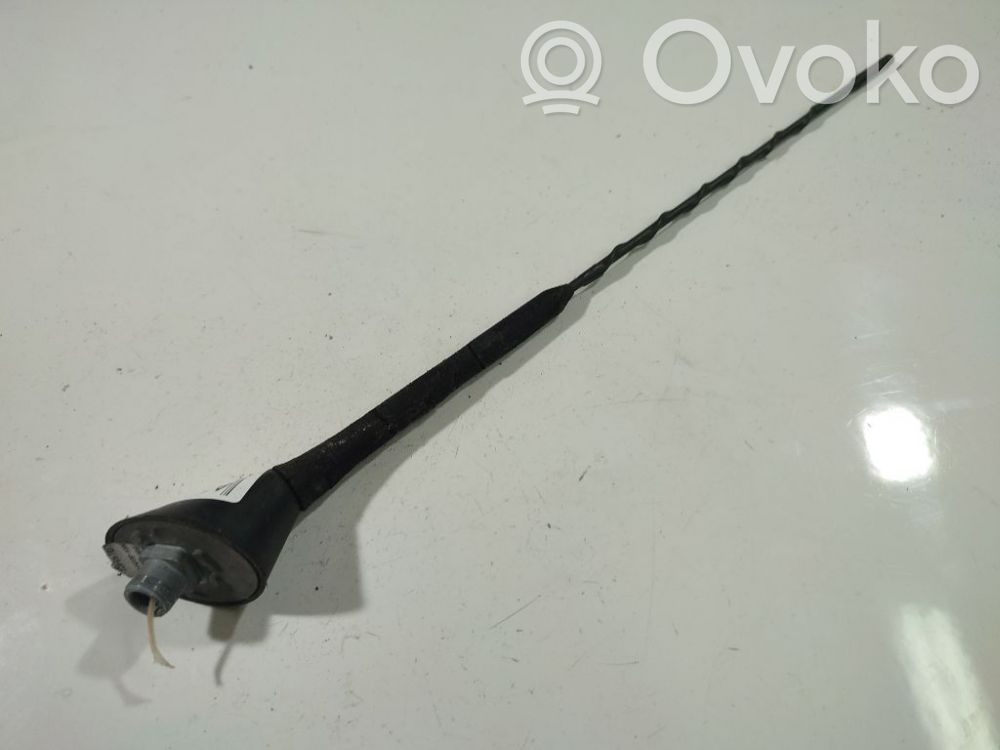 Opel Corsa D GPS-pystyantenni 